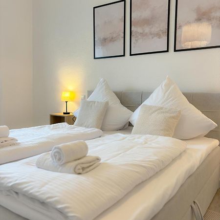 Helles City Apartment Fuer Familien & Gruppen Neu-Ulm Zewnętrze zdjęcie