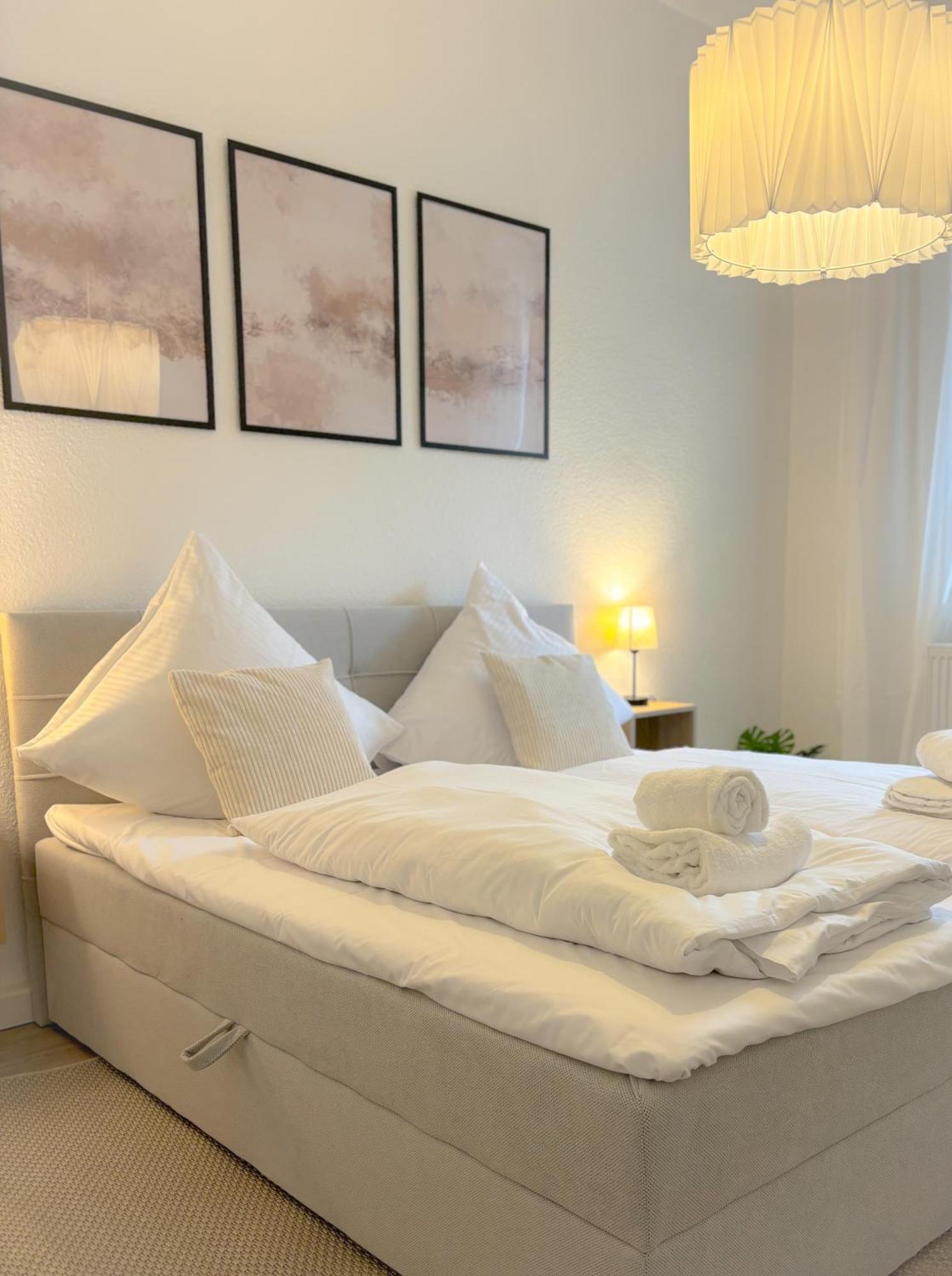 Helles City Apartment Fuer Familien & Gruppen Neu-Ulm Zewnętrze zdjęcie