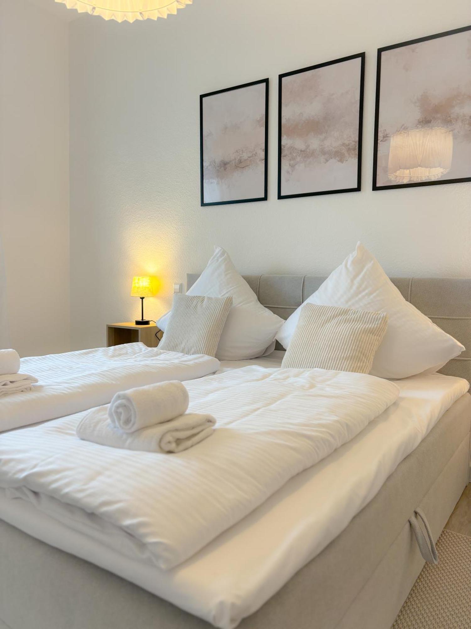 Helles City Apartment Fuer Familien & Gruppen Neu-Ulm Zewnętrze zdjęcie