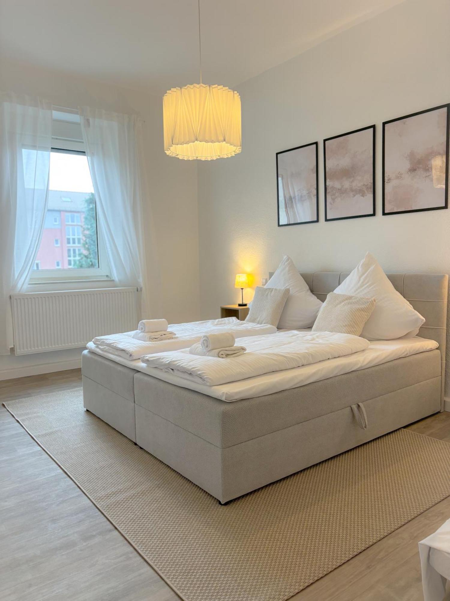 Helles City Apartment Fuer Familien & Gruppen Neu-Ulm Zewnętrze zdjęcie